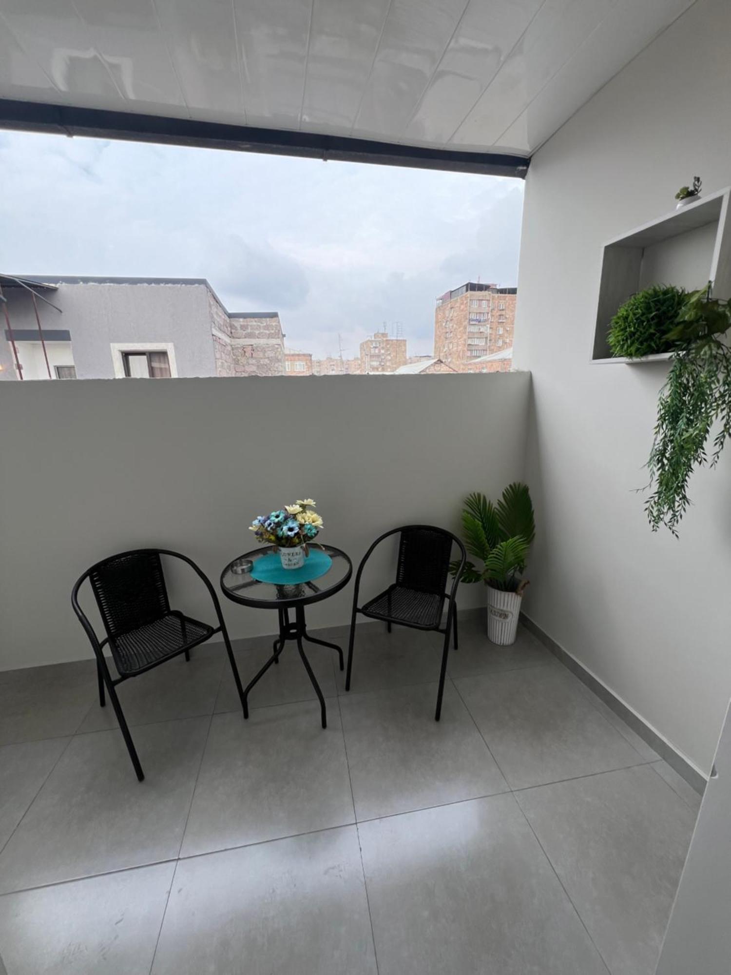 Cosy Apartment With Good Location Self Check In Ereván Exterior foto