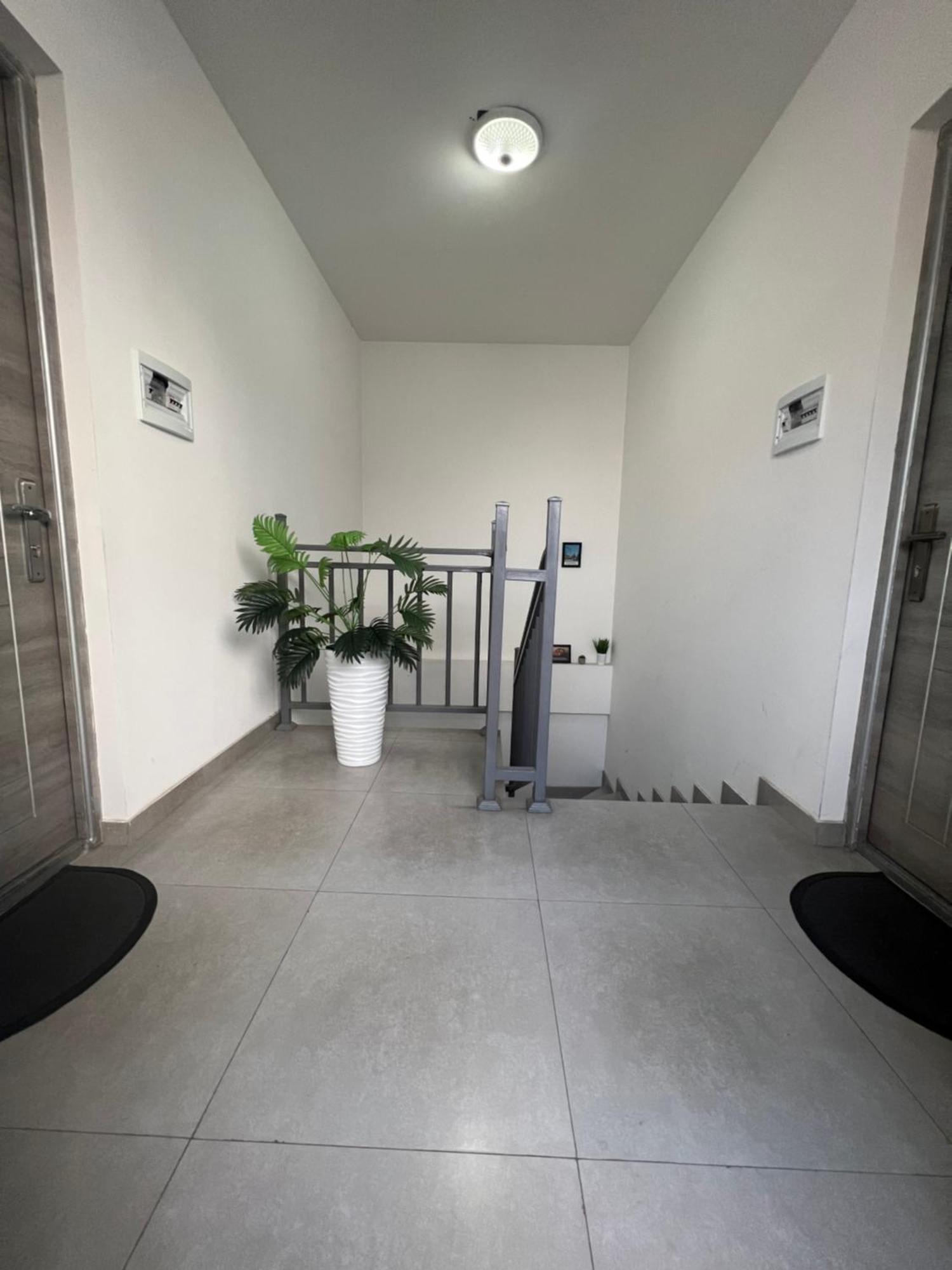 Cosy Apartment With Good Location Self Check In Ereván Exterior foto