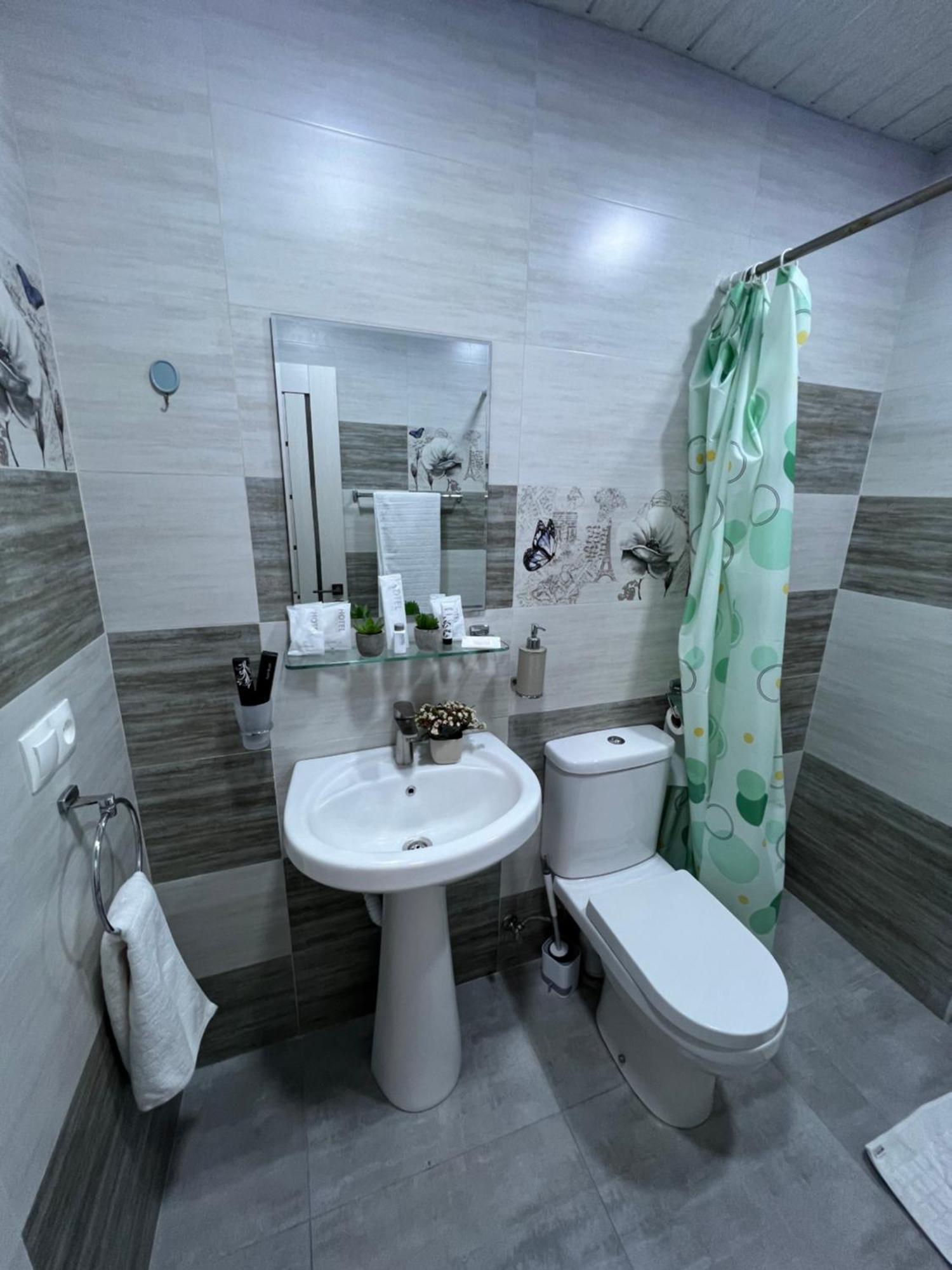 Cosy Apartment With Good Location Self Check In Ereván Exterior foto
